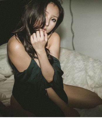 У меня есть все, что вы искали и мечтали: интеллект, красота, стиль и страсть 🔥
Позвольте мне ввести вас в мир наслаждения и неповторимых эмоций. Моя фотография, которую вы увидите, только подчеркнет мою привлекательность и сексуальность. Мои нежные руки, опыт и фантазия приведут вас к высшему уровню блаженства. 💋
Мои услуги позволят вам расслабиться и забыть обо всех заботах. Мои возможности безграничны, и я рада предложить вам разнообразие эротических программ и ролевых игр. Откройте для себя новые грани наслаждения со мной в самой прекрасной Москве. 💫
Мои отзывы говорят о моей неподдельной страсти и незабываемом опыте. Каждое мое свидание становится незабываемым приключением, особенным и только вашим. Разрешите мне быть вашей сокровищницей страсти и исполнить все ваши самые сокровенные фантазии. 🌟
Не упустите возможность познать настоящее удовольствие. Встречайтесь со мной и воплощайте свои мечты в реальность. Жду вашего звонка, чтобы сделать ваше пребывание в Москве по-настоящему незабываемым! 💕 2469, 24 года